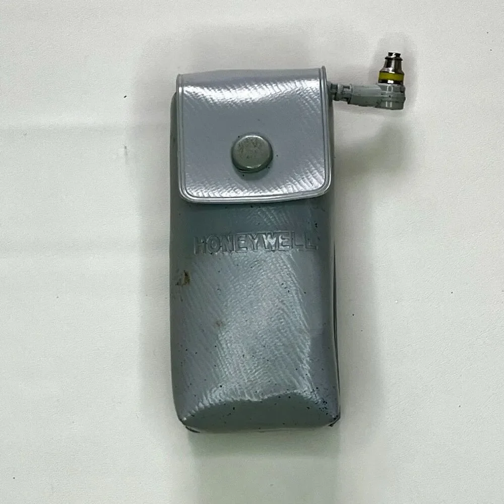 Vintage Honeywell Tilt-A-Mite Camera Flash Unit w/ Original Case Untested Japan